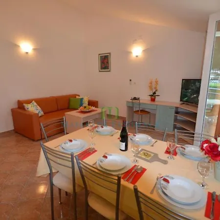 Apartment Materada *